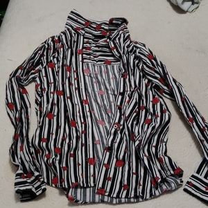 Long sleeve buttoned down shirt